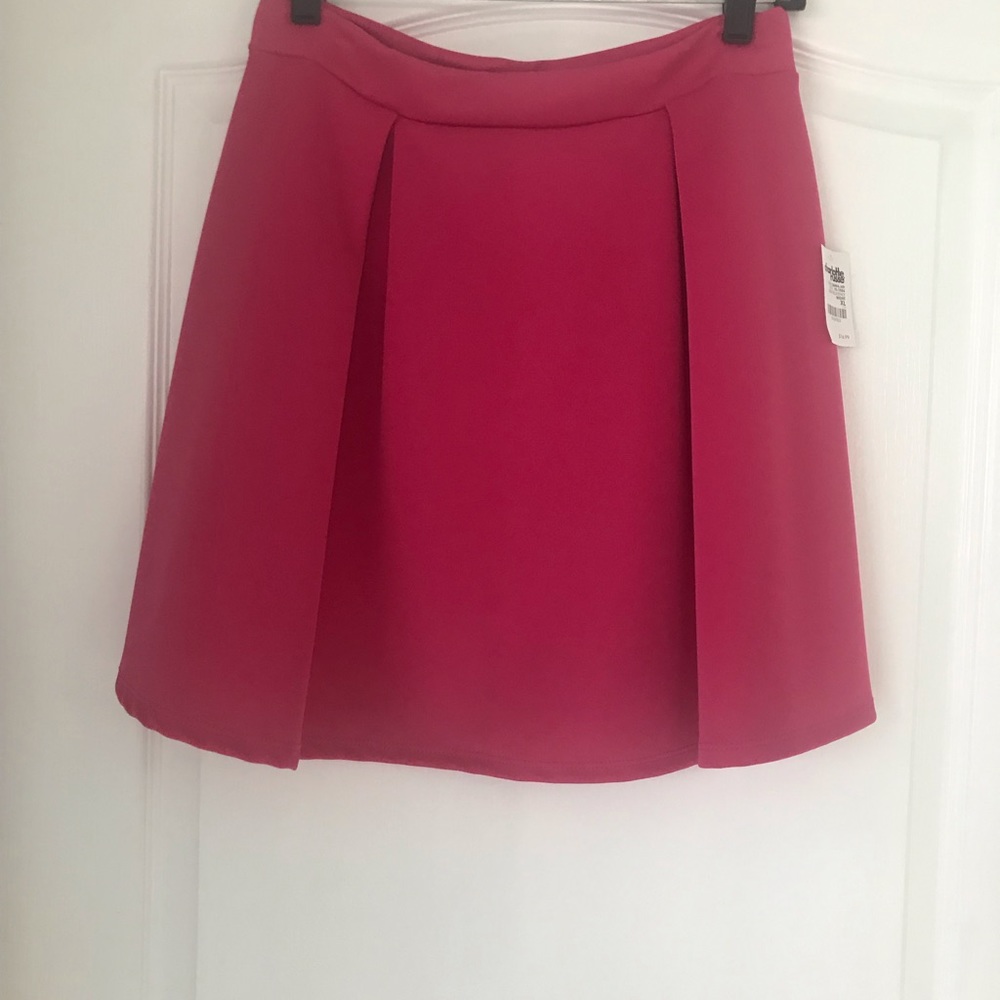 Ladies Raspberry pink skirt